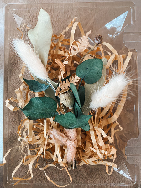 dried boutonniere